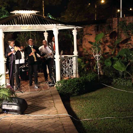 Bronte Hotel Harare Extérieur photo