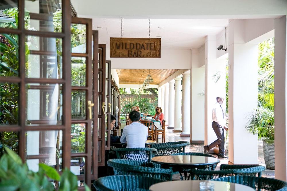 Bronte Hotel Harare Extérieur photo