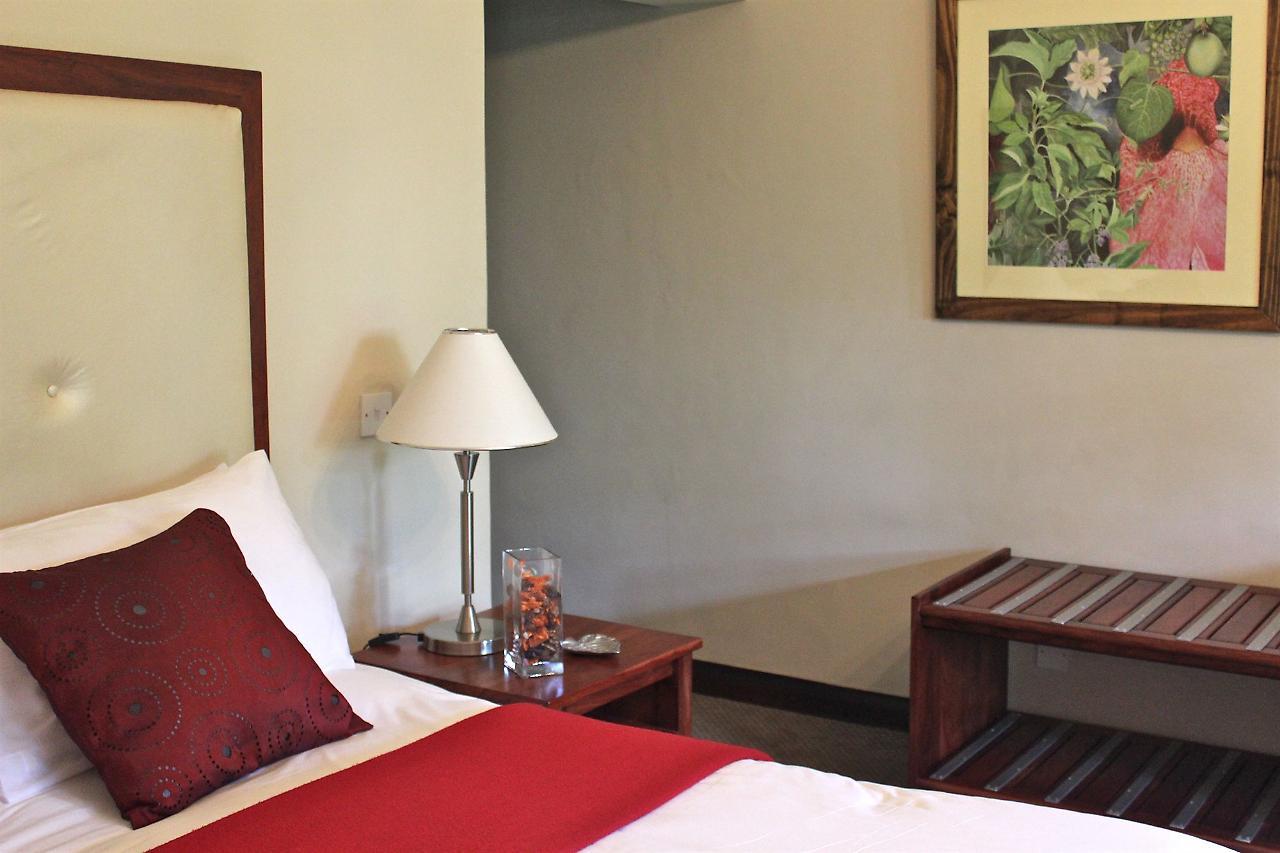Bronte Hotel Harare Extérieur photo